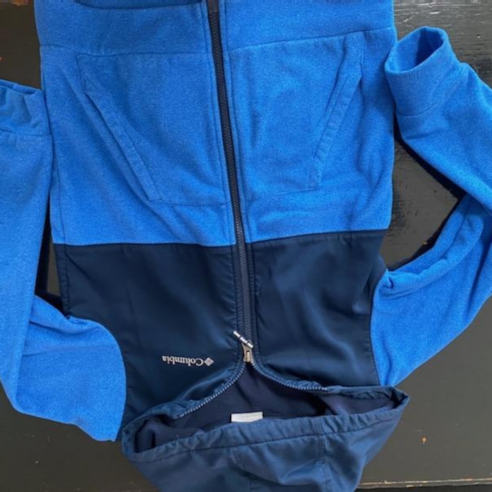 Columbia jacket size 10/12 kids medium.